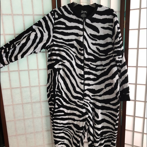 Nick & Nora Other - Nick & Nora Adult Zebra Print Onesie Fluffy PJ